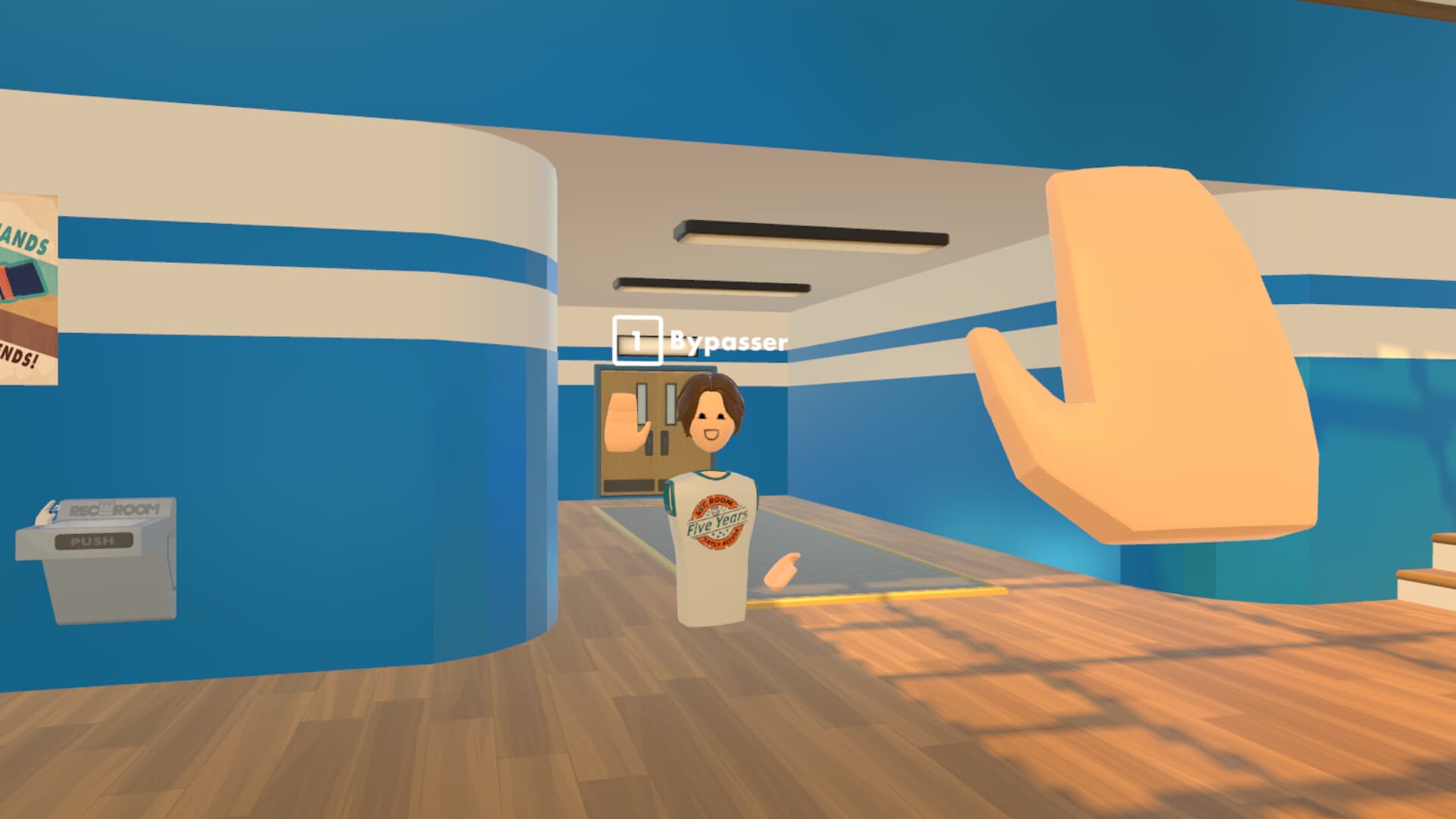 Игровой процесс VR-игры Rec Room при прокате шлемов виртуальной реальности в ProstoVR.